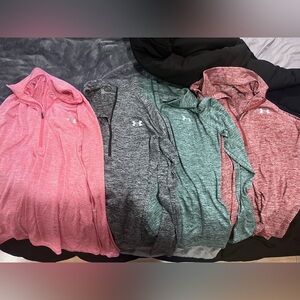 4 size L Under Armour workout shirts